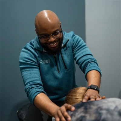Chiropractor Wilmington DE Juewuo Reeves Adjusting Back